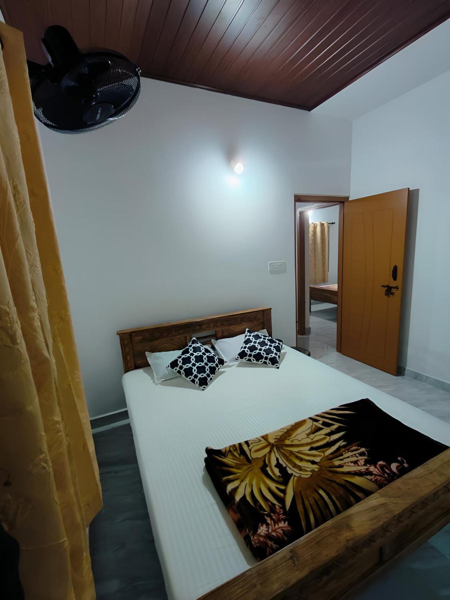 Cloudy Adobe Villa Madikeri Exterior foto