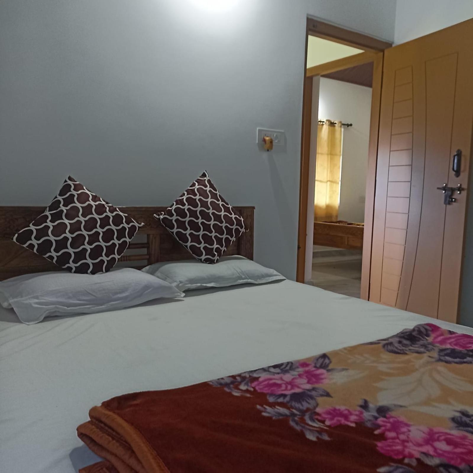 Cloudy Adobe Villa Madikeri Exterior foto